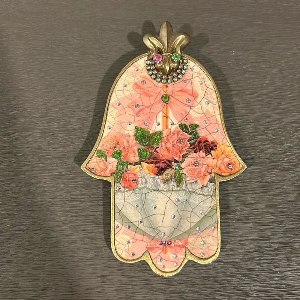 Wall hamsa